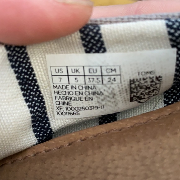 TOMS Espadrilles - Picture 3 of 4